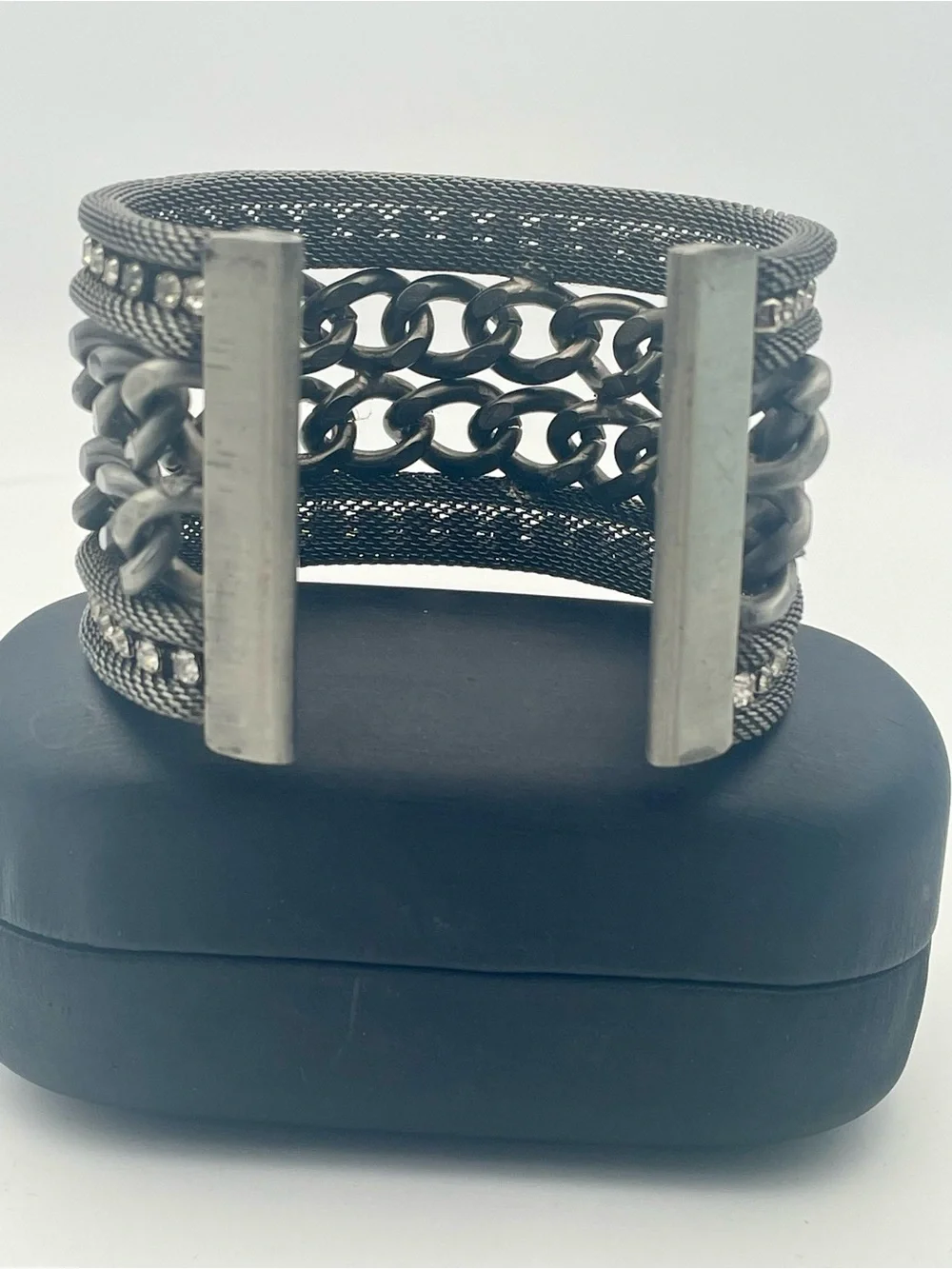 N/A stylish silver